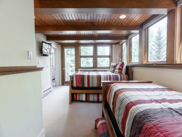 Three Bedroom Three Bathroom Vail Rental - Golden Peak